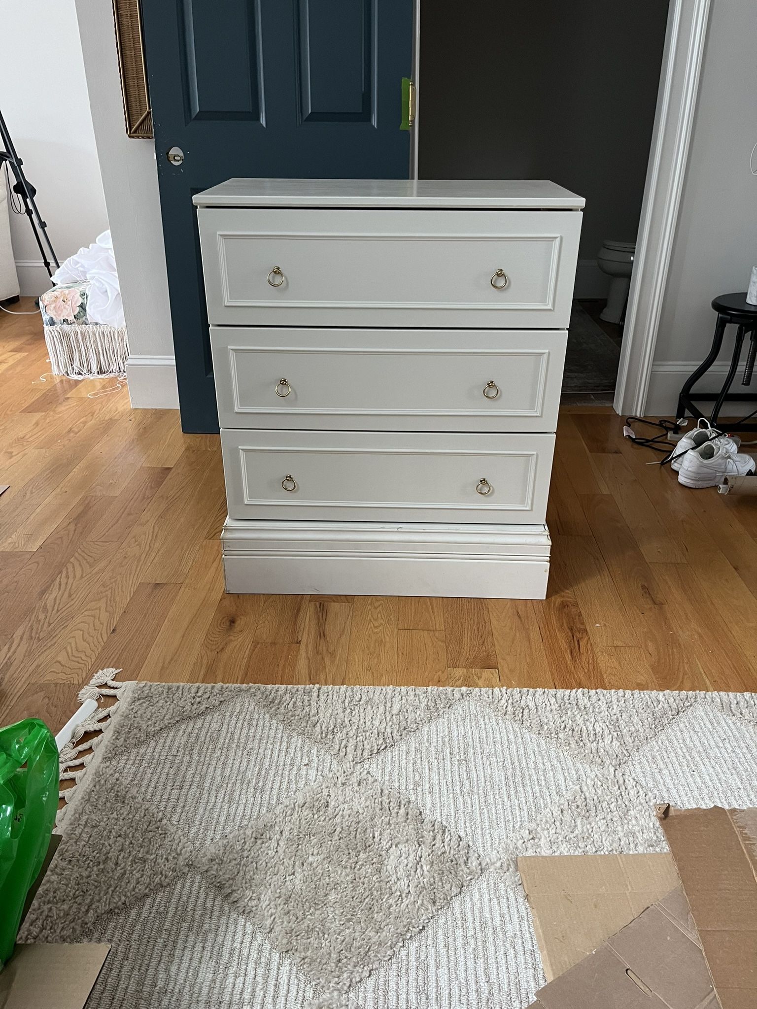 3-Drawer Pine Dresser