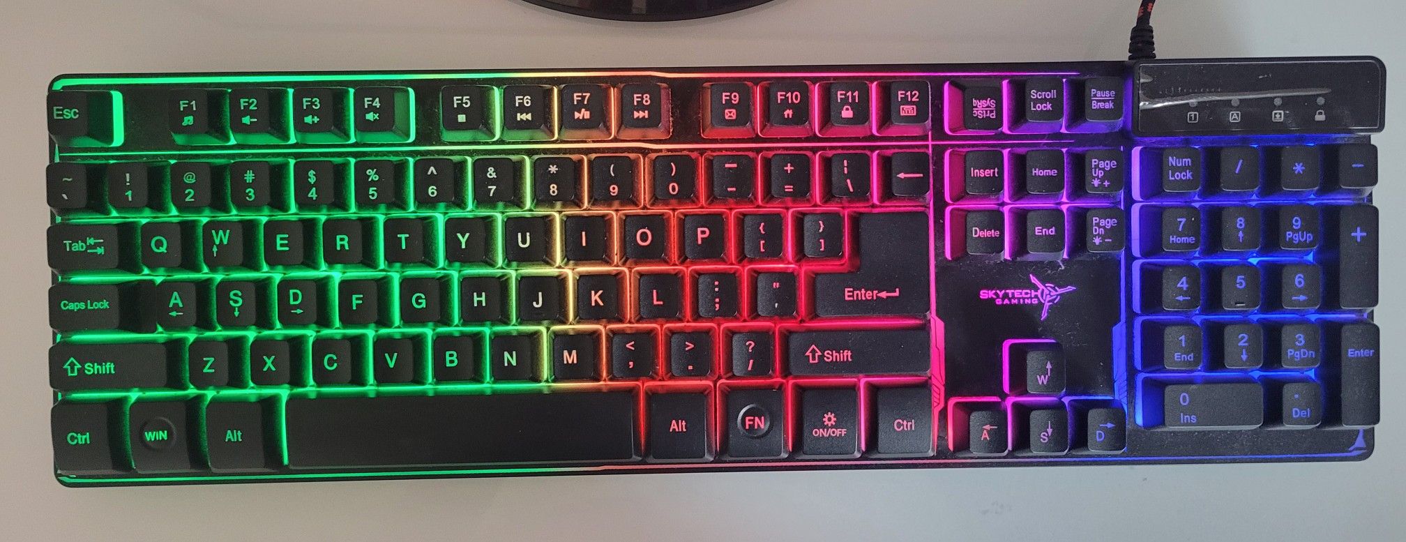 Like New Ergonomic Gaming Keyboard And Mouse