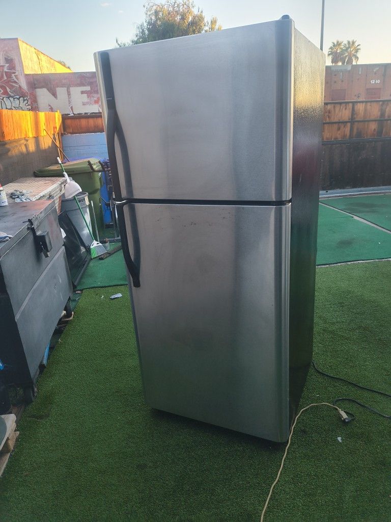 Working Fridge Refrigerator Exelent