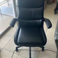 Desk / Computer Chair 