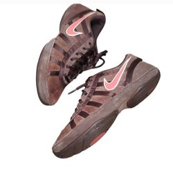 NIKE BROWN TENNIS SHOES SIZE 6