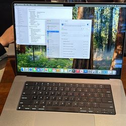 Macbook Pro M2 16Inch 16RAM 500gb storage OBO 2500$ ORIGINAL PRICE, 1500$ OFF.