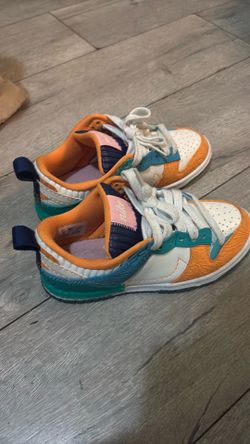Nikes size 6
