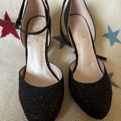 de blossom Reese Ankle Strap collection heels Size 9