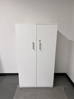 White storage cabinet 5 adjustable shelves