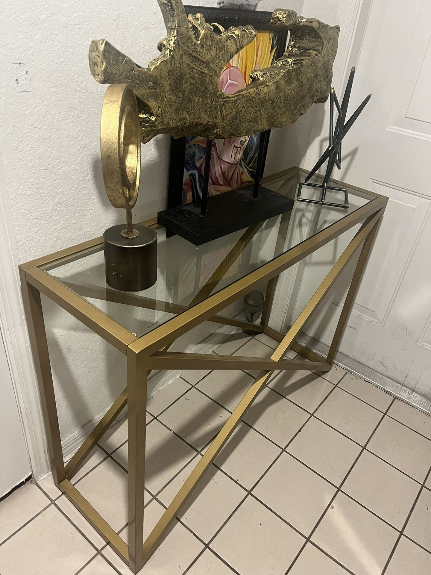 Entry Table With Accessories Included