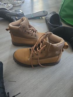 Sketcher Boots - 5.5Y