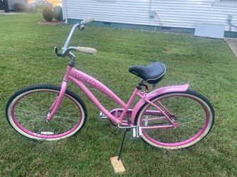 REMOVING FROM OFFERUP ON 08/23/2026.  FANTASTIC BUY! 26”, Beautiful, Pink, Della Cruz Diamondback BeachCruiser. Only $95! Great Condition!
