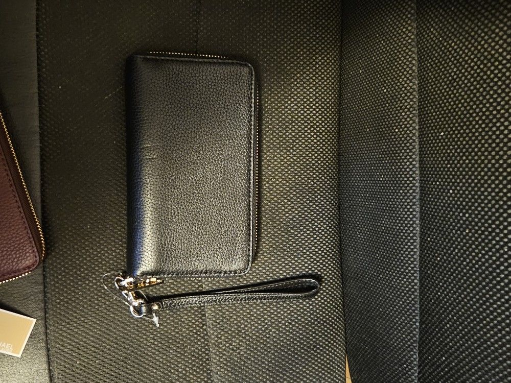 Black Michael Wallet Bag