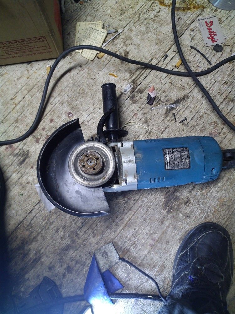 Makita Grinder