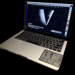 2018 MacBook Pro 13” i5 2.3GHz 8GB RAM 512GB SSD Retina*finger print reader