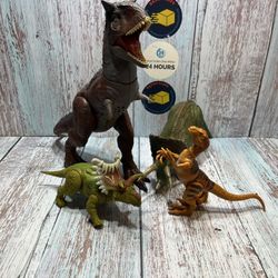 Jurassic World Camp Cretaceous,Triceratops,Velociraptor,Kosmocera.4 Pc Mattel