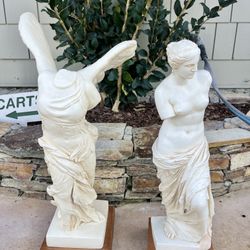 Statues: Winged Victory Of Samothrace and Venus de Milo 
