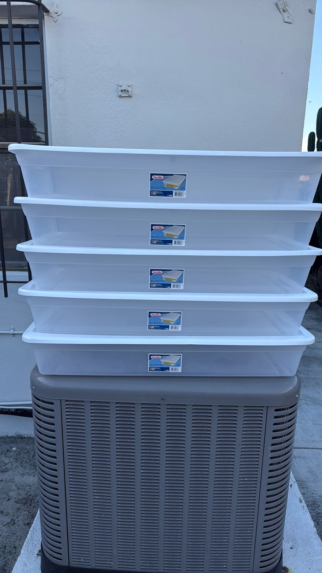 Plastic storage containers set of five