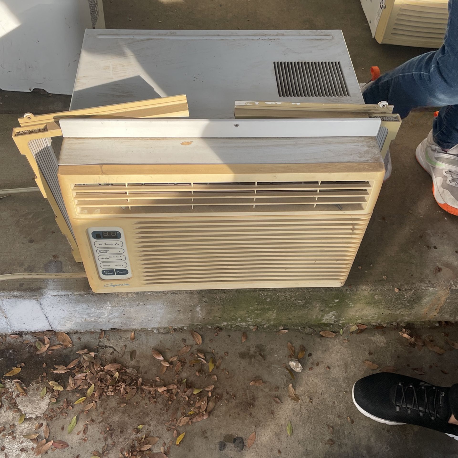 AC Window unit 