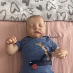 REBORN REALISTIC BABY DOLL 