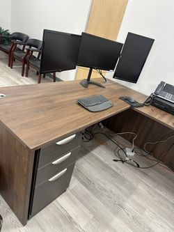 Office desk 6months Old