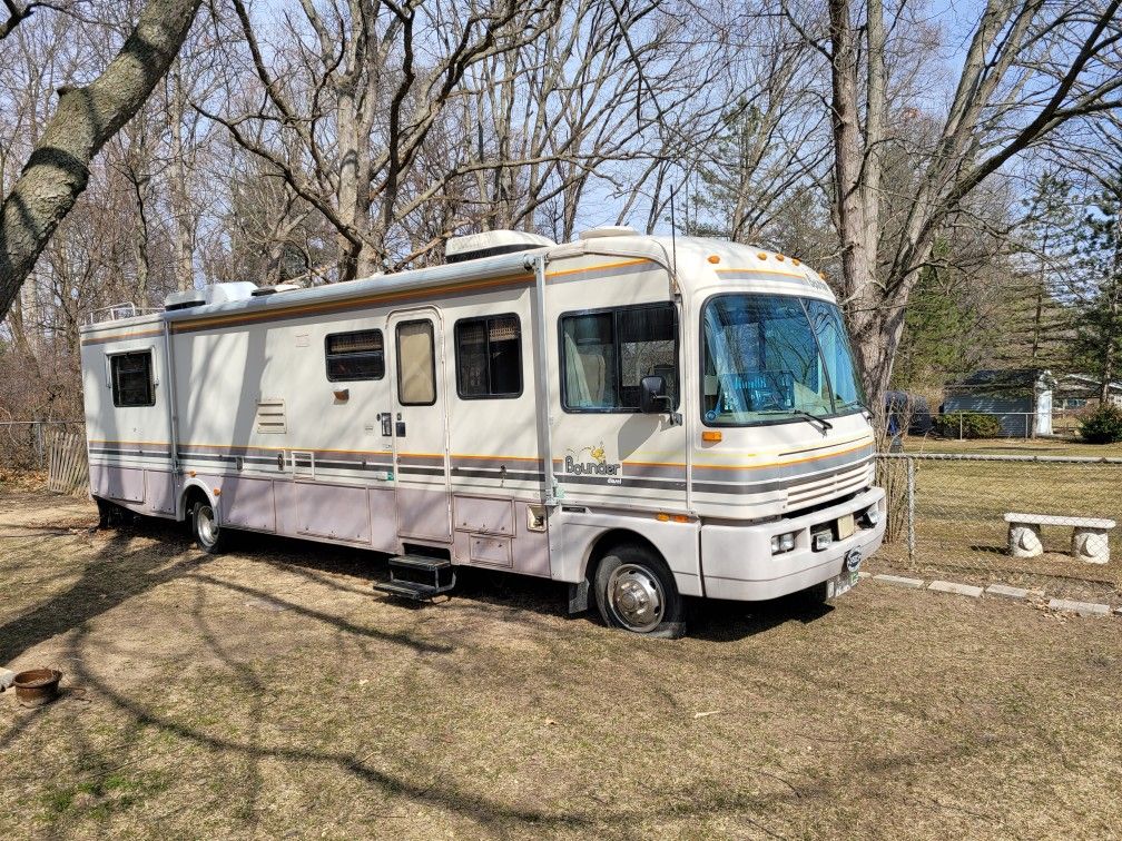 Photo 1992 osh kosh fleetwood bounder