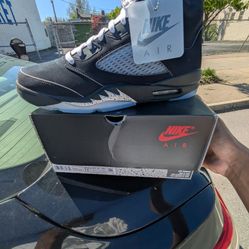 Jordan 5 Retro Metallic Black Size 12M