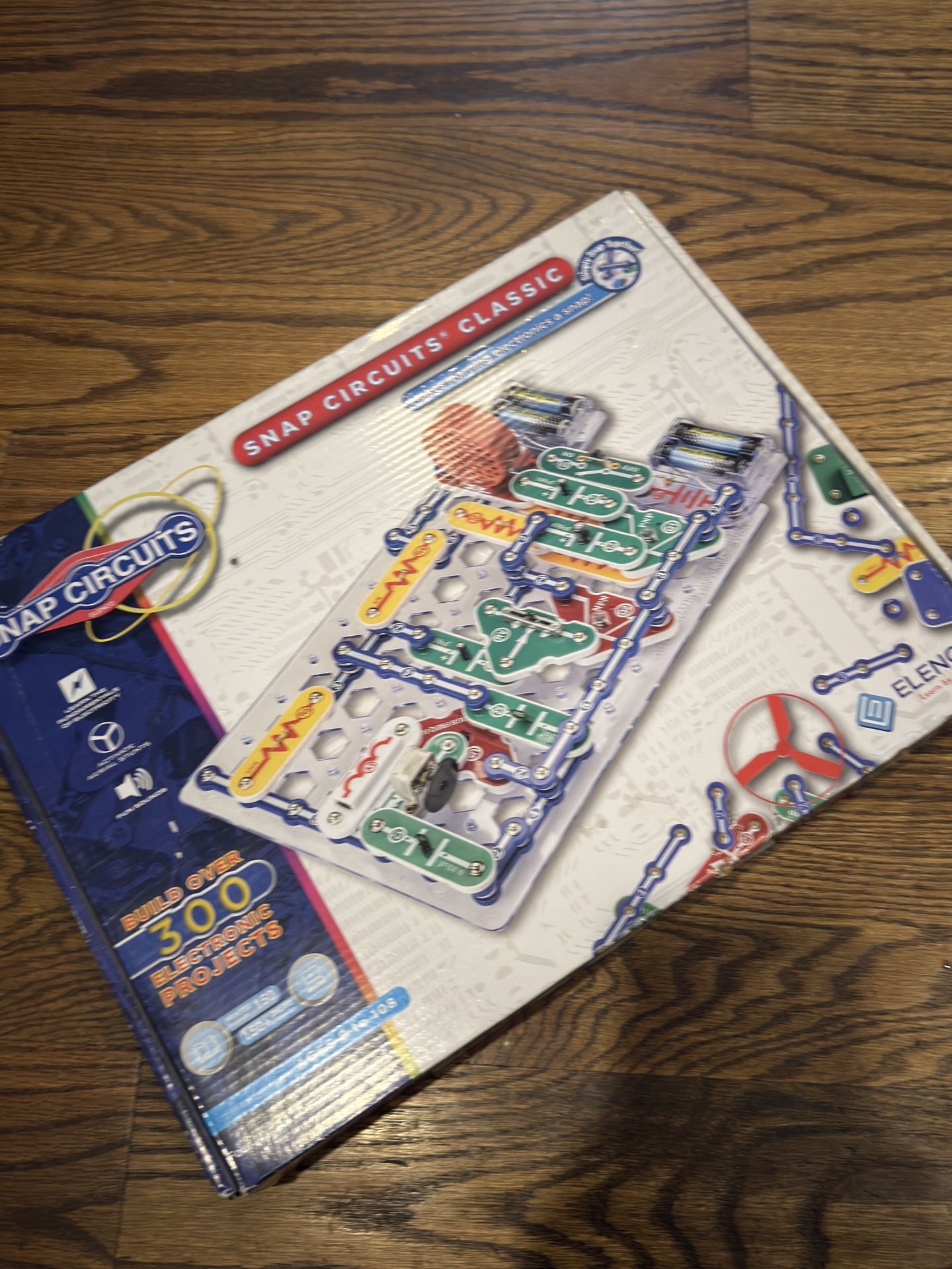 Snap Circuits Classic Game Open Box