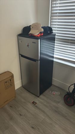 Moving sale
