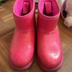 UGGS SIZE 3