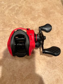 Lews Mach Smash Baitcaster Reel