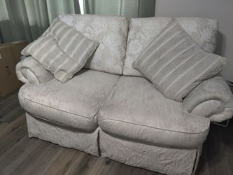 Cream couch  set