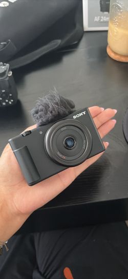 Sony ZV-1F Vlogging Camera – Like New