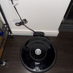 iRobot Roomba 675 With Spare Parts