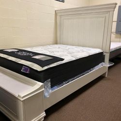 Kanwyn Whitewash Panel Storage Bedroom Set/Queen and King Bed 