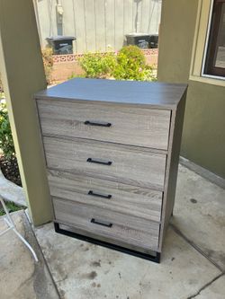 4 Drawer Dresser