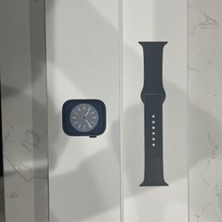 Apple Watch S8 GPS 41mm In box (2 Bands included)
