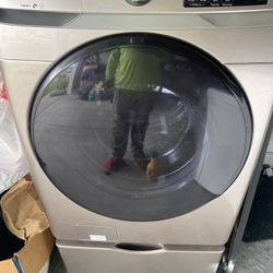 Front Loading Washer & Dryer. 