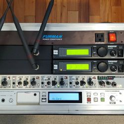 Presenters' Professional Wireless Audio Rack - Shure, Countryman