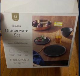Used Threshold Dinnerware Set