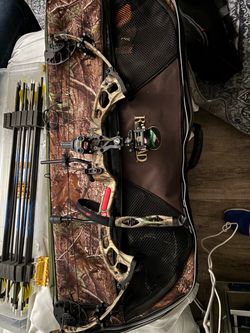 Compound Bow with Accessories and Case