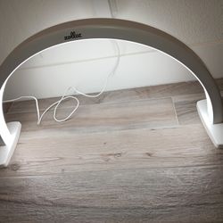 Luz de mesa media luna