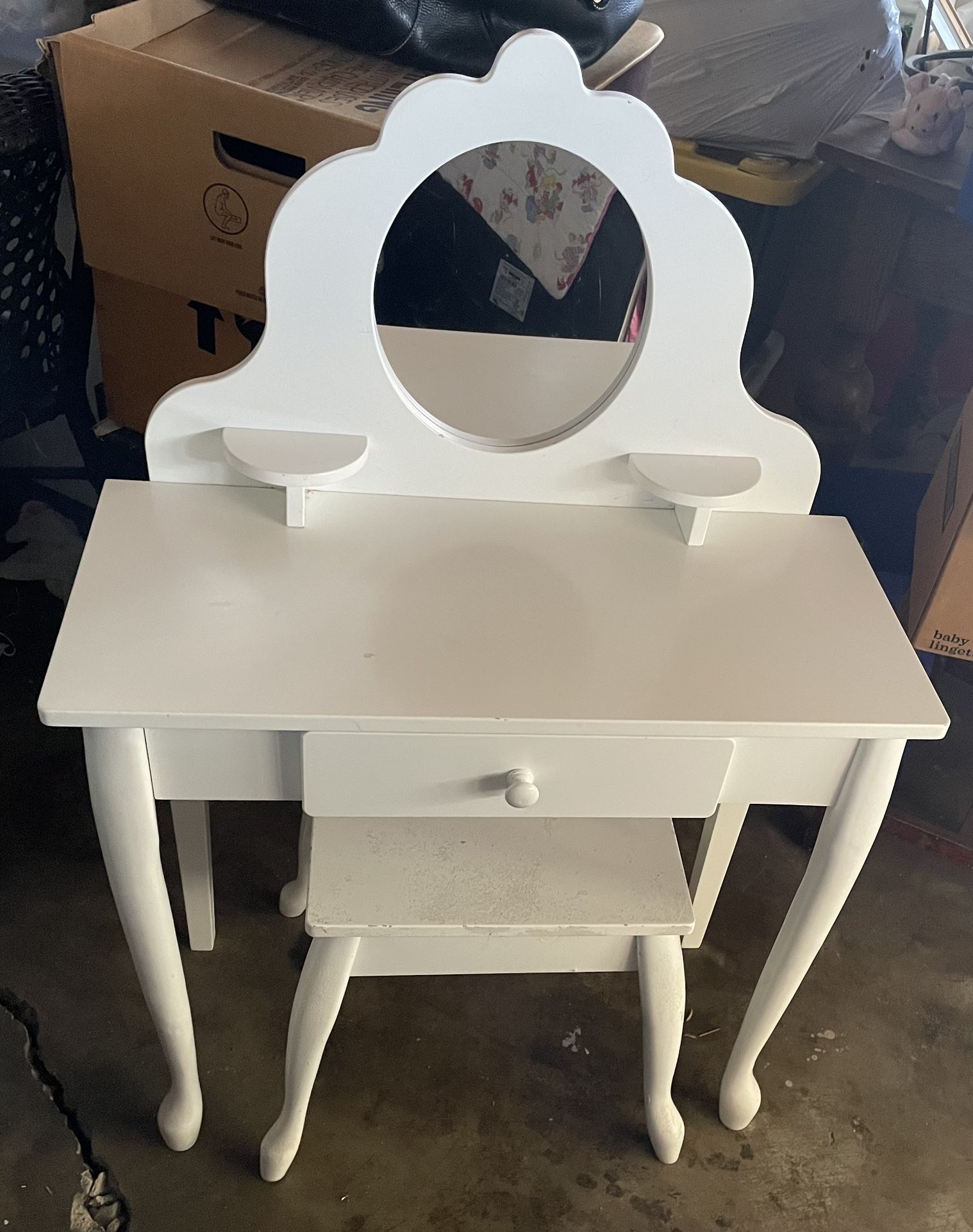 Vanity Little Girl Vanity W/stool