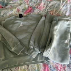 Girls Jorden Sweatsuit Outfit