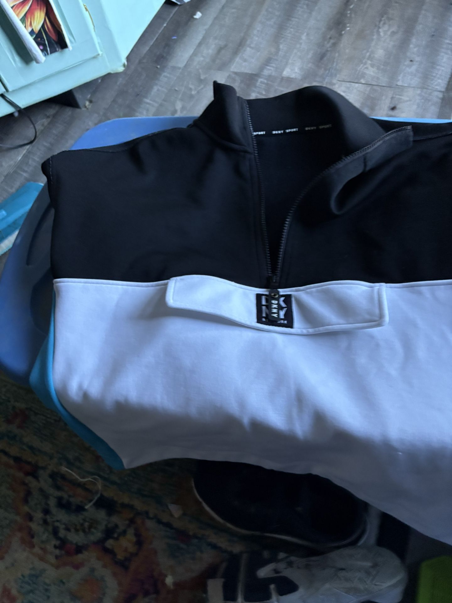 DKNY Sweatshirt Ladies xL