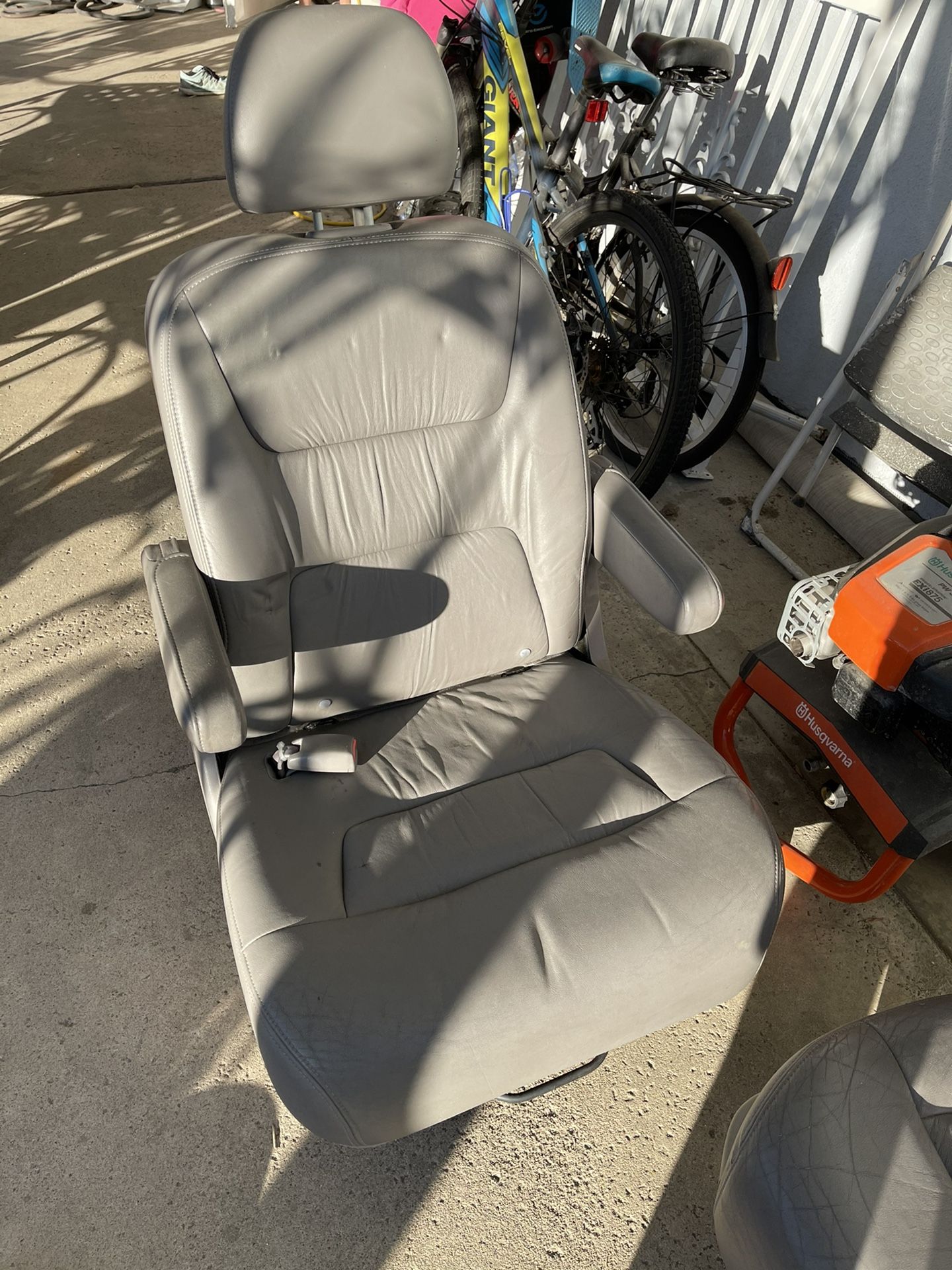 2 Middle Leather Seats Honda Odysey
