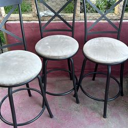 Set of 3 metal swivel barstools