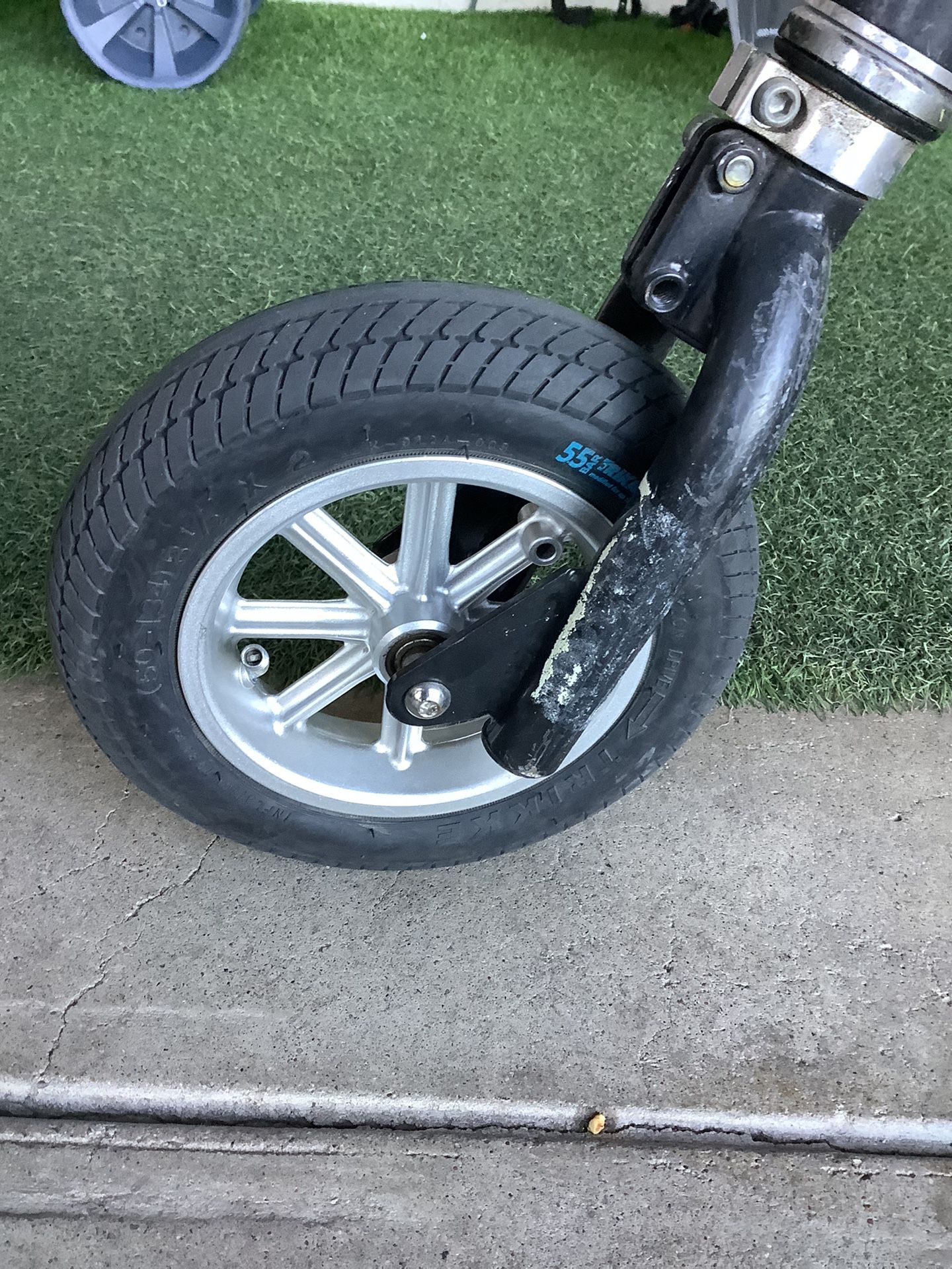 Trikke T78cs 3 Wheeled Scooter SKU 147596 for Sale in Phoenix, AZ