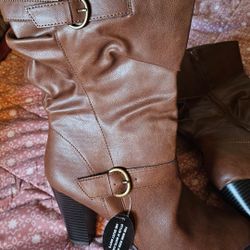 Ladies Boots Size 10.5. New 