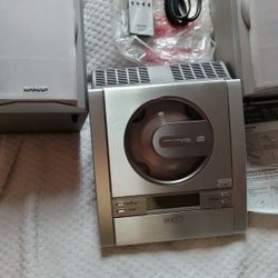 SHARP STEREO SYSTEM WITH REMOTE 