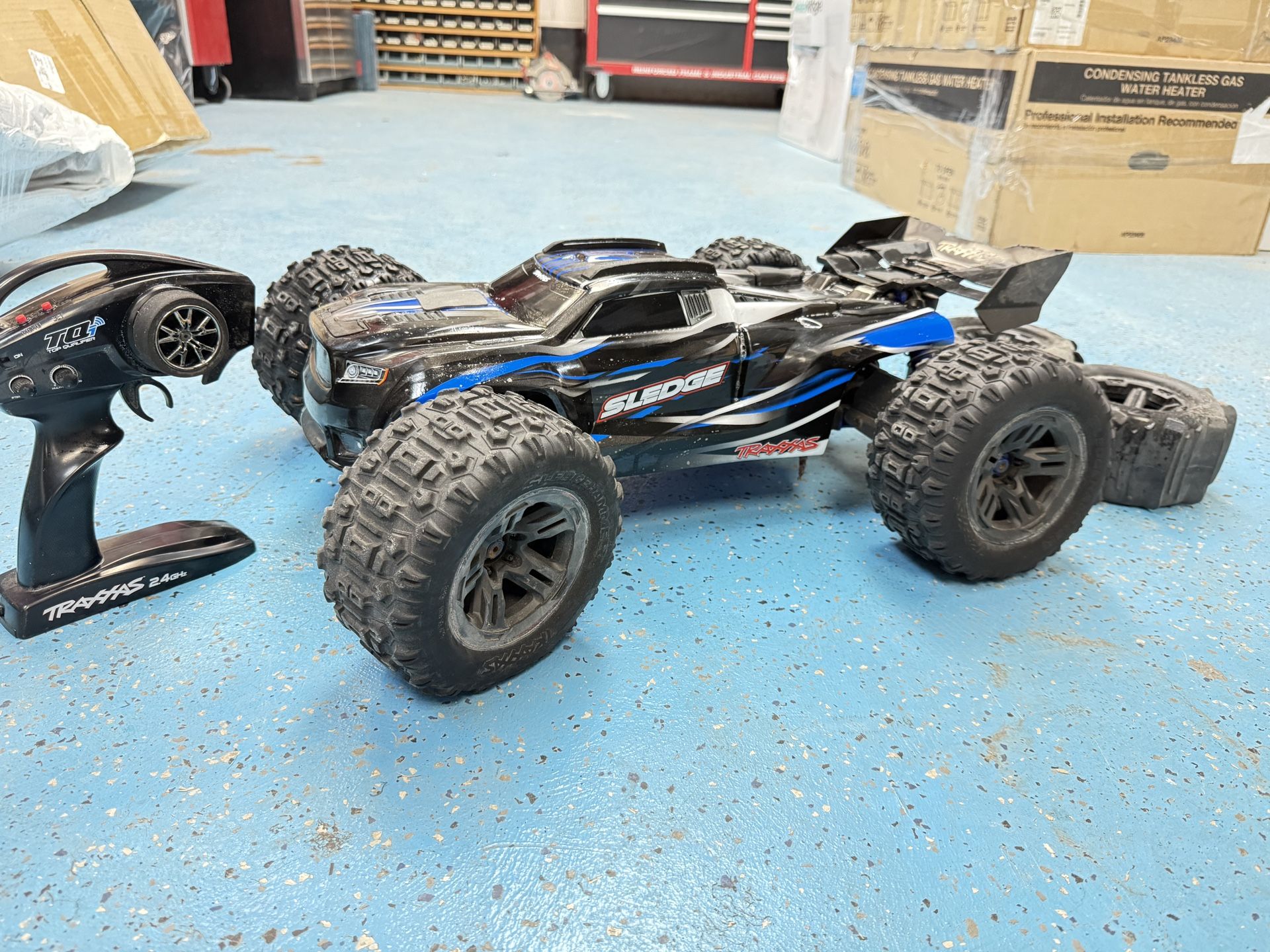 Traxxas Slash With Batteries And Paddle Tires