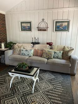 Thomasville down filled couch Great Condition