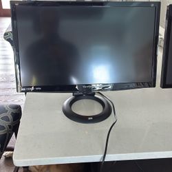 Monitors 23” Dell & Viewsonic