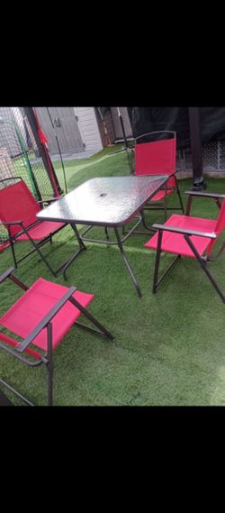 $125 red patio set good condition firm on price 🌞